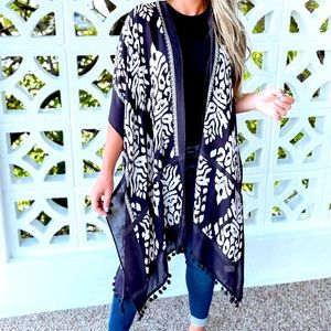 Lightweight all season kimono